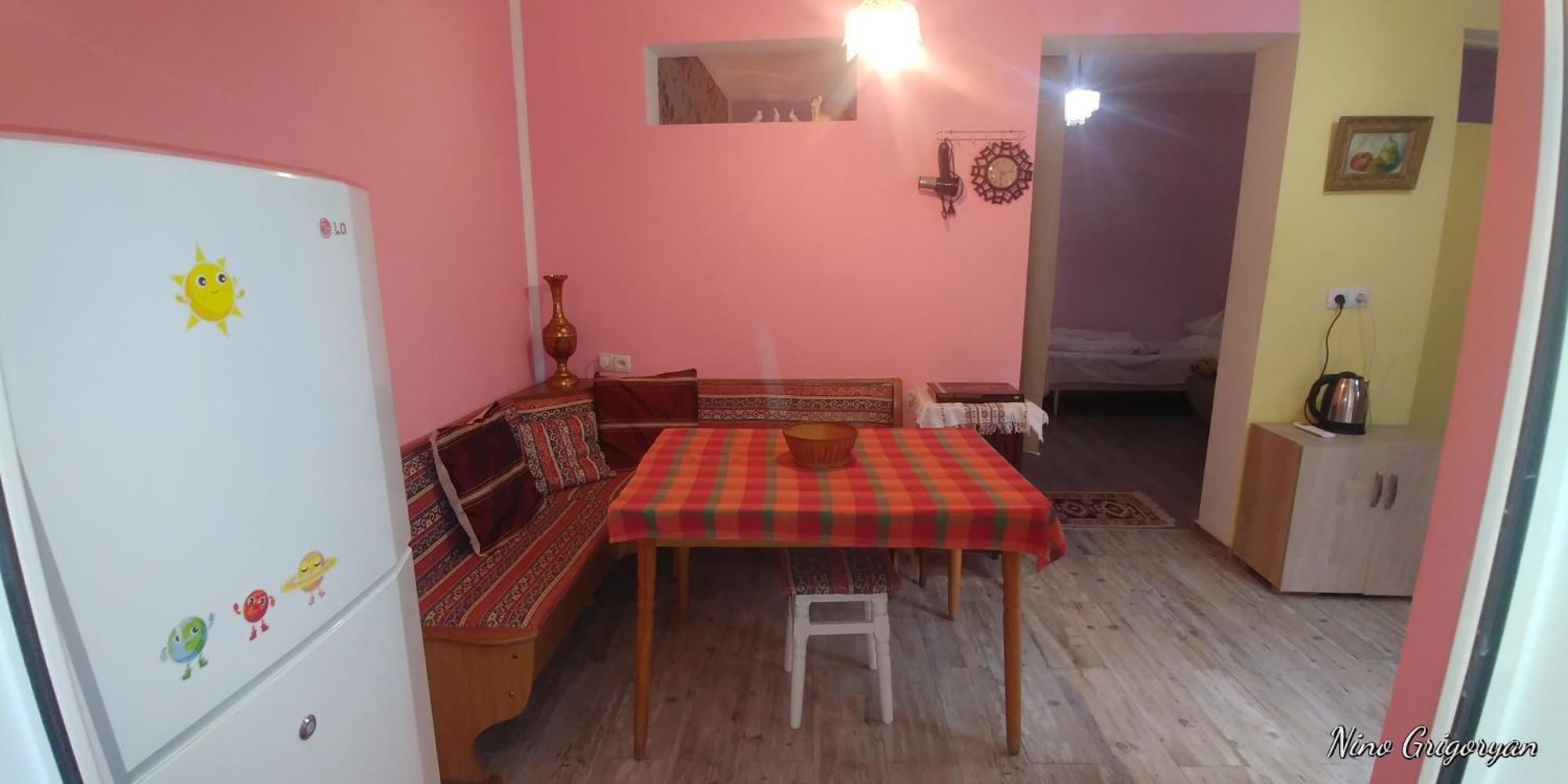 Guest House Nise Tbilisi Bagian luar foto