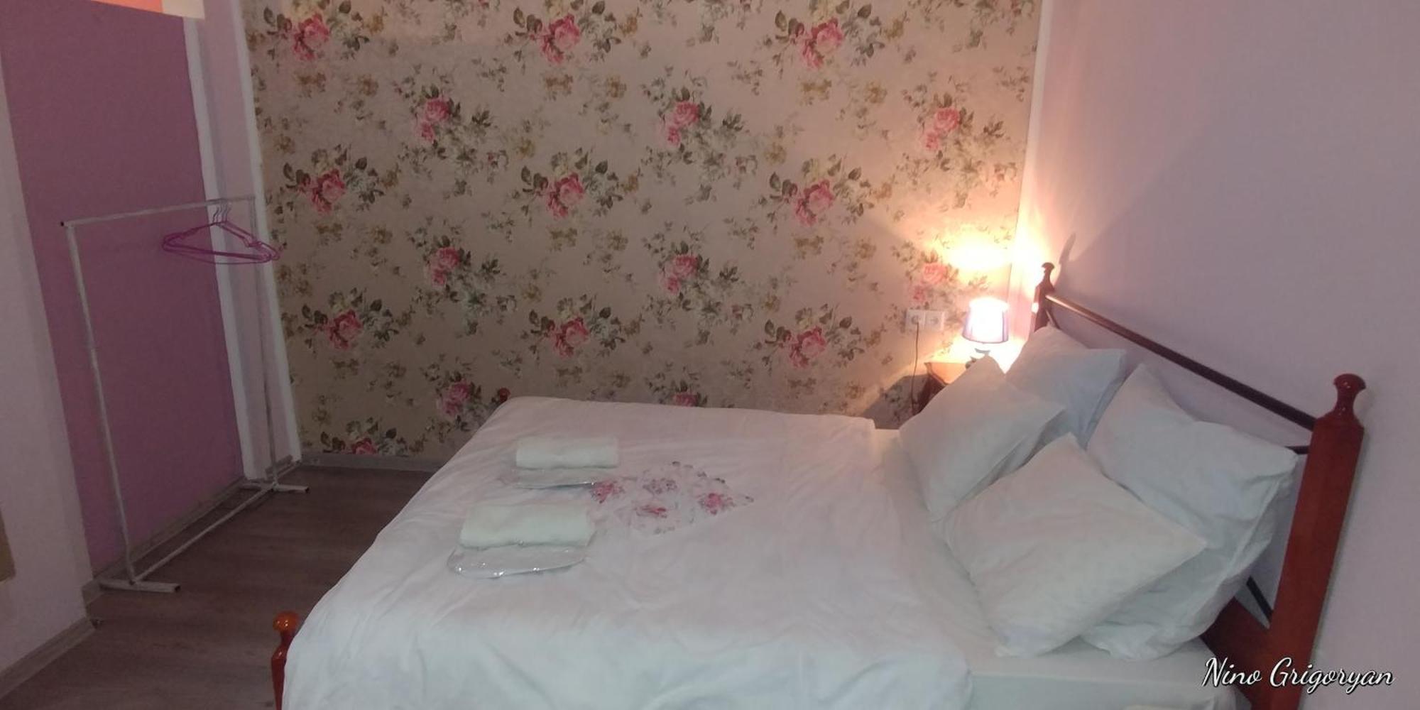 Guest House Nise Tbilisi Bagian luar foto